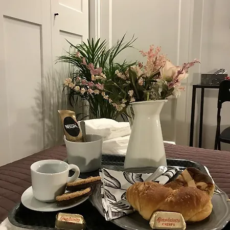 Bed & Breakfast Dimora Nesis Naples